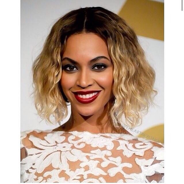 I'm so infatuated with this Woman and her hair @beyonce 💛💐💛