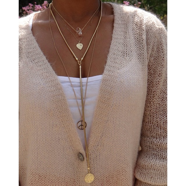 Currently obsessing over the layered necklace look. #layering #details #moreontheblog #Newhipsterstyle